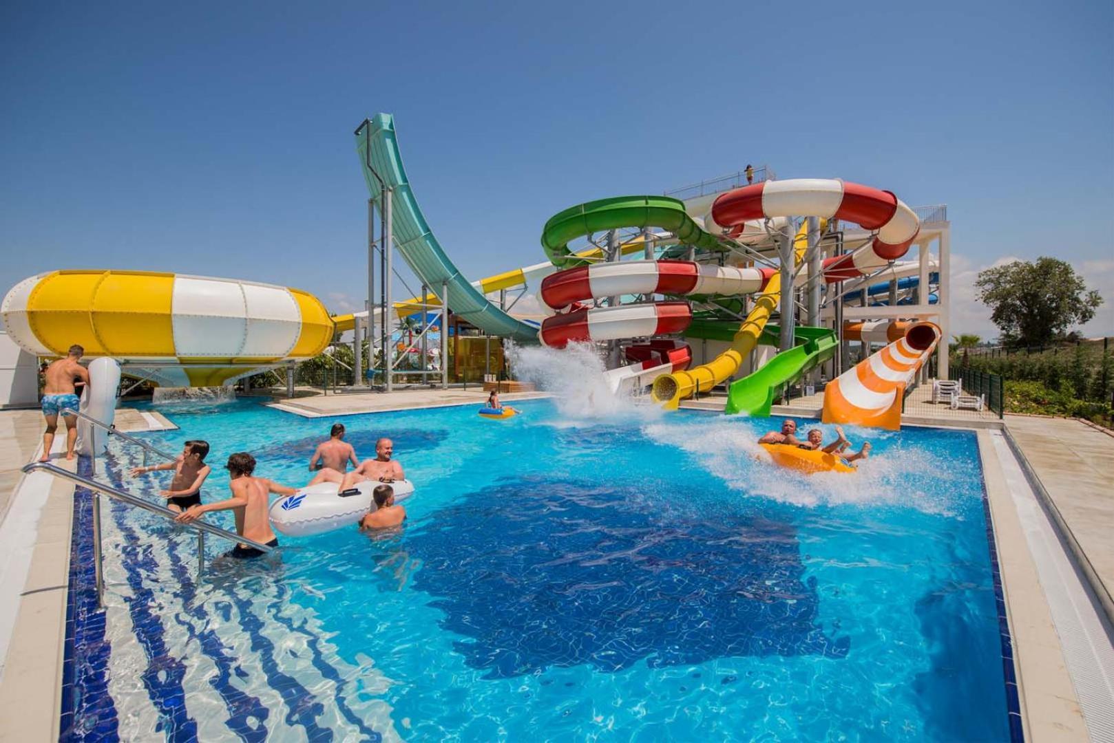 Dream World Aqua Hotell Side Exteriör bild